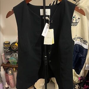 Wilfred Elegant Black Sleeveless Vest